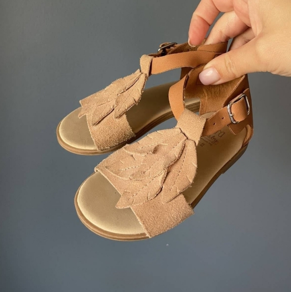 Zara Toddler Leather Leaf Sandals 22 Or 6.5 US
